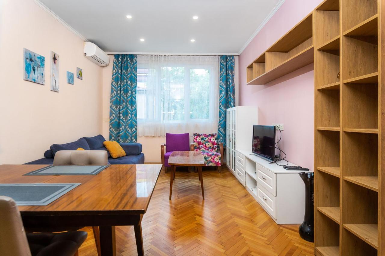Lovely Cozy 2bd Near The Center Of Apartment *
