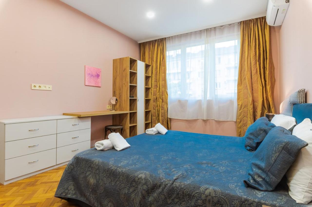 Lovely Cozy 2bd Near The Center Of Apartment *