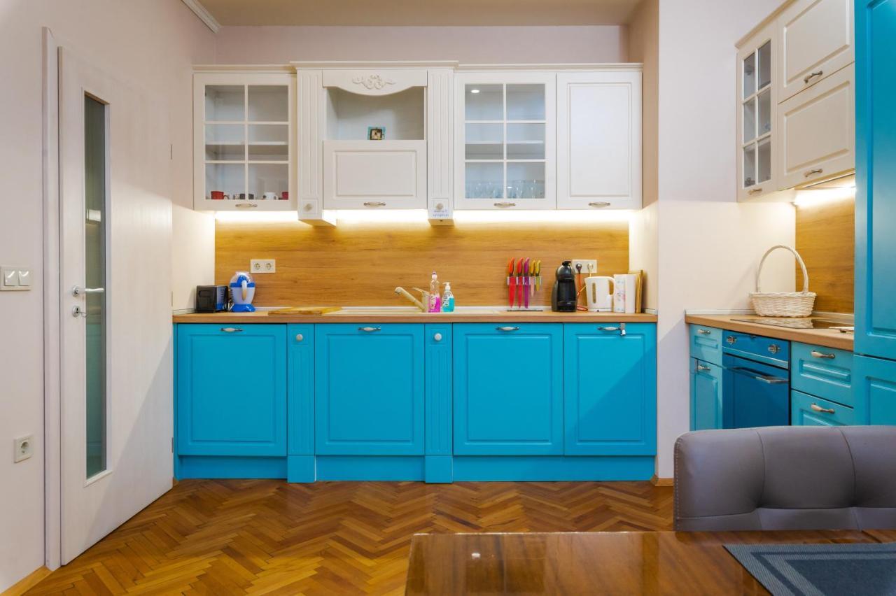 Apartment Lovely Cozy 2bd Near The Center Of *