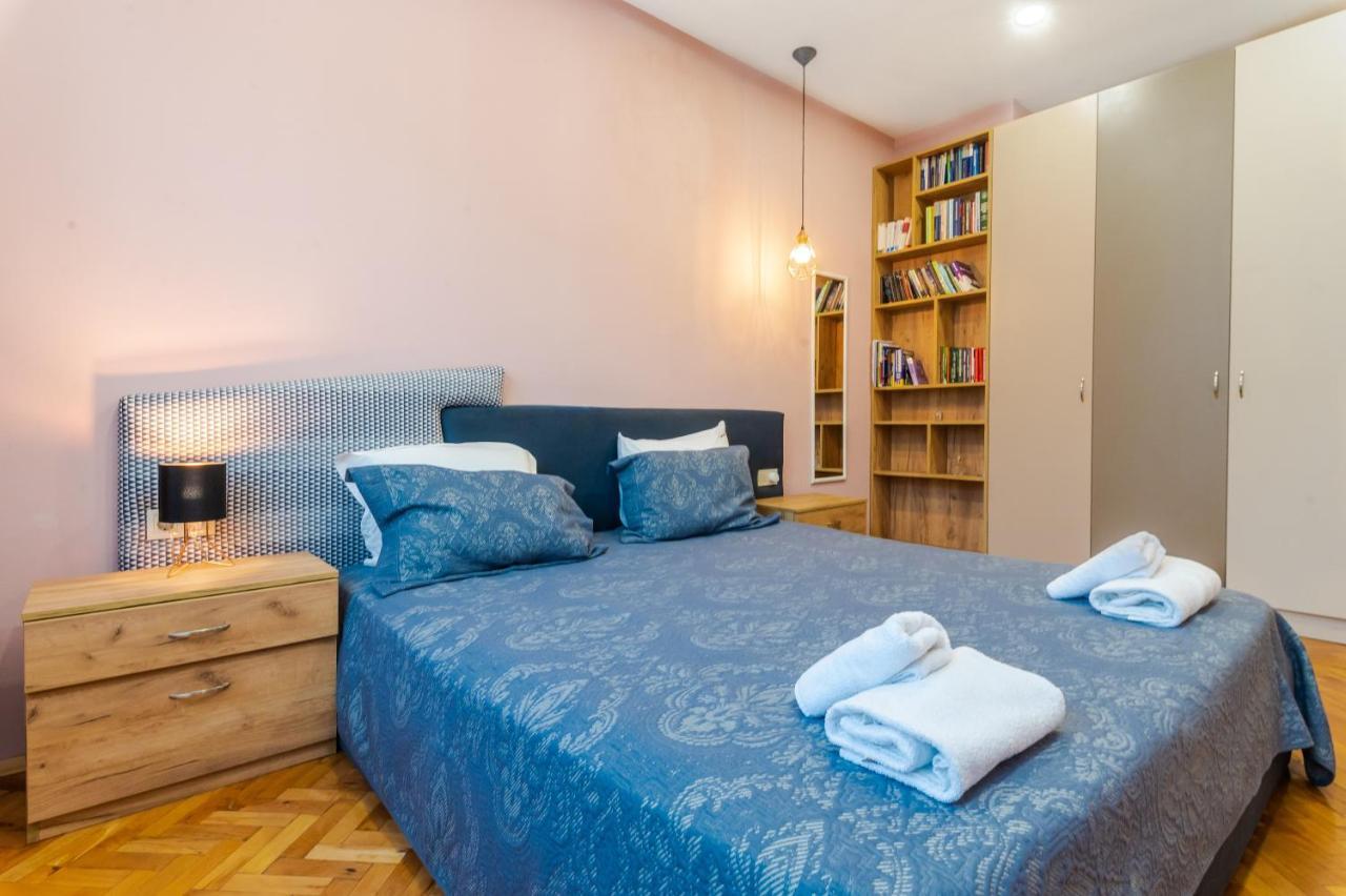 Apartment Lovely Cozy 2bd Near The Center Of *