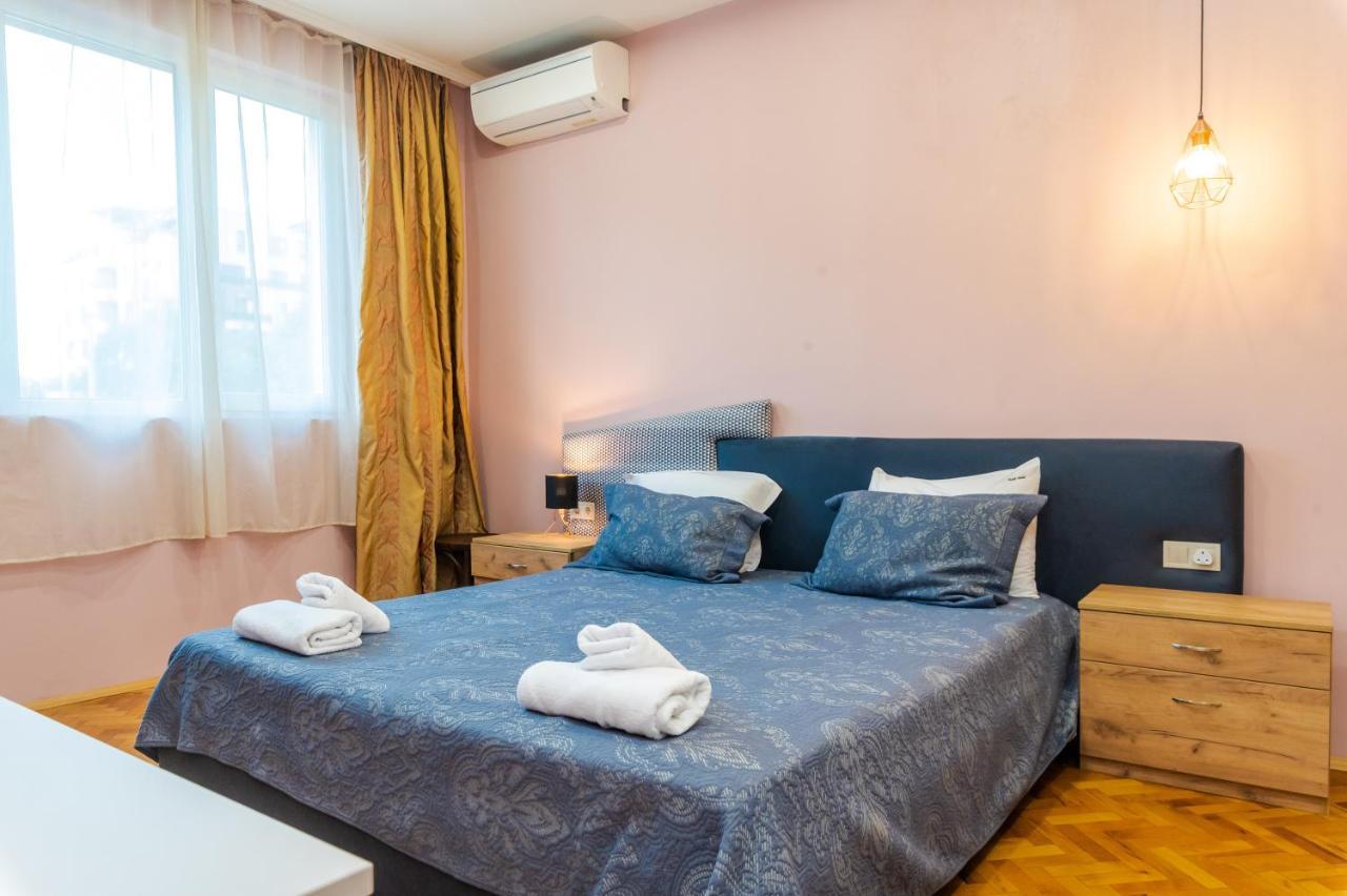 Appartement Lovely Cozy 2bd Near The Center Of *