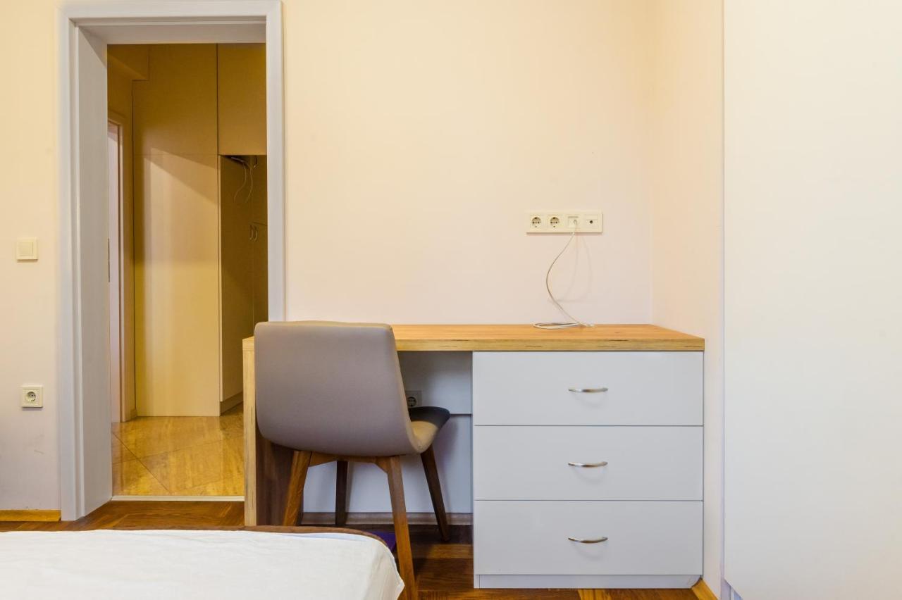 Apartment Lovely Cozy 2bd Near The Center Of *